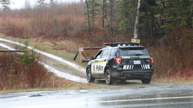 L'opération policière à Lac-Etchemin toujours en cours