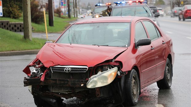 Collision sur le boulevard Lacroix au niveau de la 142e rue