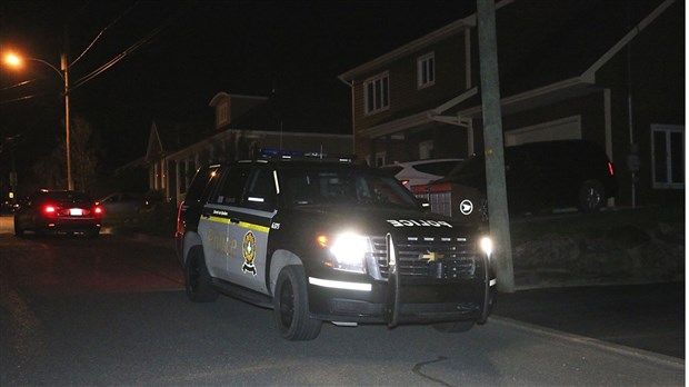 Opération policière pour un homme en crise à Sainte-Marie