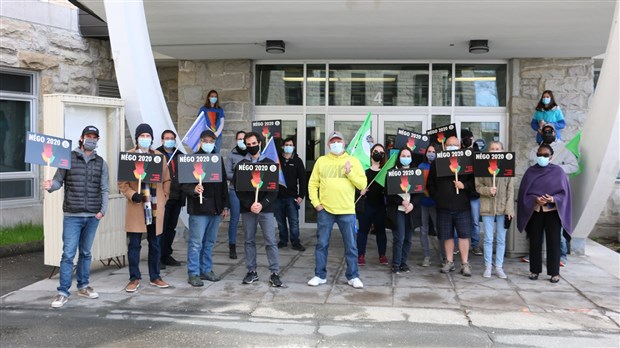 Les enseignants grévistes du Cégep Beauce-Appalaches poursuivent leur piquetage