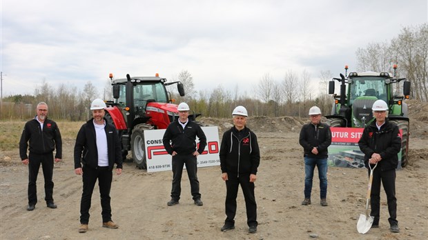 Première pelletée de terre pour le nouveau local de Service Agricole de Beauce