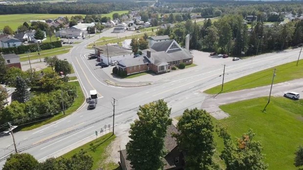 Normand DeLessard présente une vue aérienne de Tring-Jonction