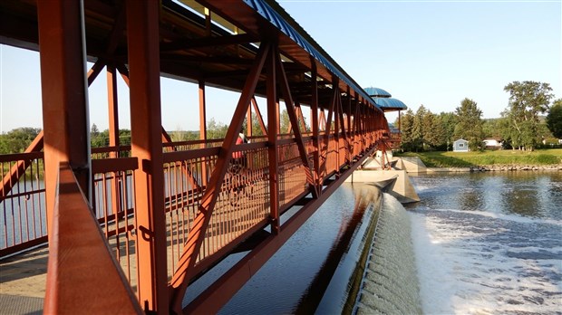 Travaux de nettoyage ce soir sur la passerelle Canam/Boa-Franc