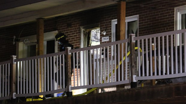 Incendie suspect dans un édifice à logements à Saint-Georges Ouest