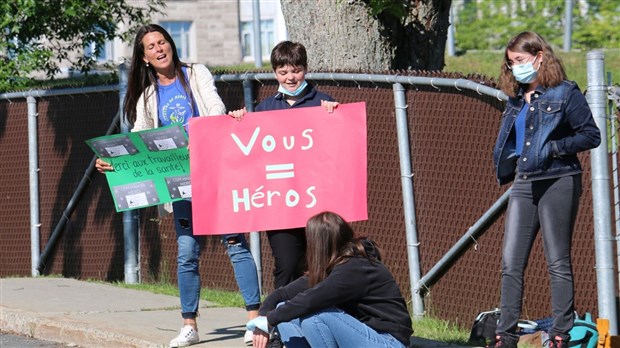 Des élèves ont remercié le personnel soignant de l’Hôpital de Saint-Georges