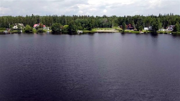 Normand DeLessard présente le lac Algonquin de Sainte-Rose-de-Watford