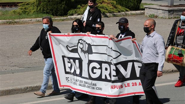 Les grévistes d'Olymel s'impatientent quant à l'avancée des négociations