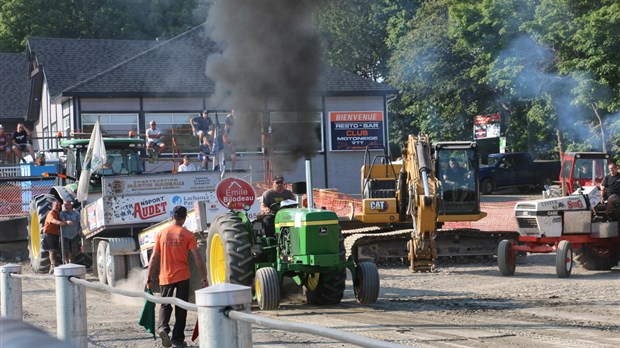 Retour en images sur la grande tire de tracteurs à Saint-Bernard