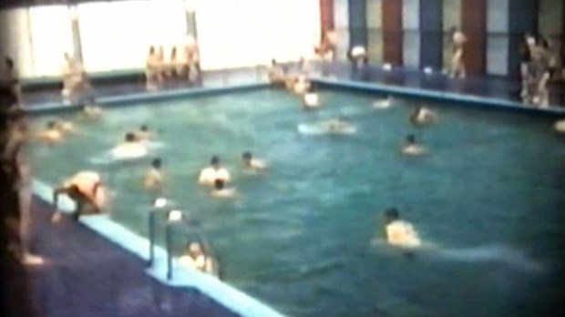Normand DeLessard présente des souvenirs des piscines de Saint-Georges en 1959