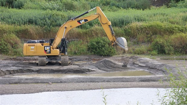 Beauceville: de l'excavation dans la rivière Chaudière