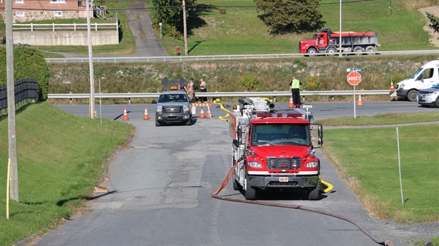 Incendie aux Séchoirs de Beauce: l'eau pompée à même la rivière Chaudière