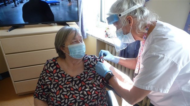 Une 3e dose de vaccin pour les résidents des CHSLD et des RPA
