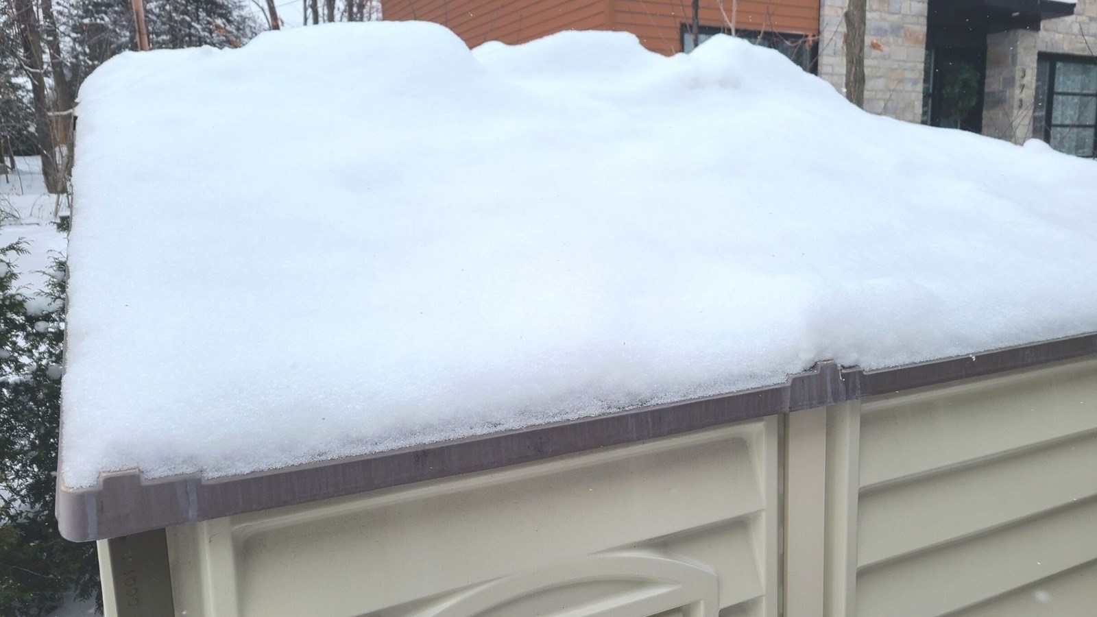 Déneigement de toitures résidentielles