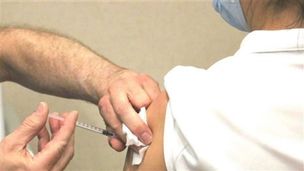 Forte augmentation de la demande pour la première dose selon Christian Dubé 
