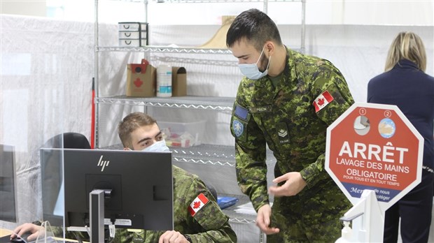 Une aide précieuse de la part des militaires au centre de vaccination de Saint-Georges