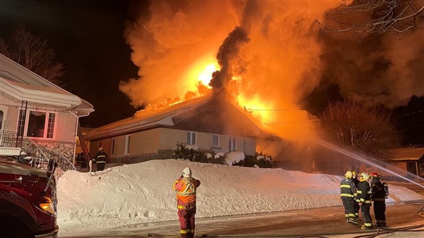 Maison rasée par les flammes à Sainte-Clotilde-de-Beauce