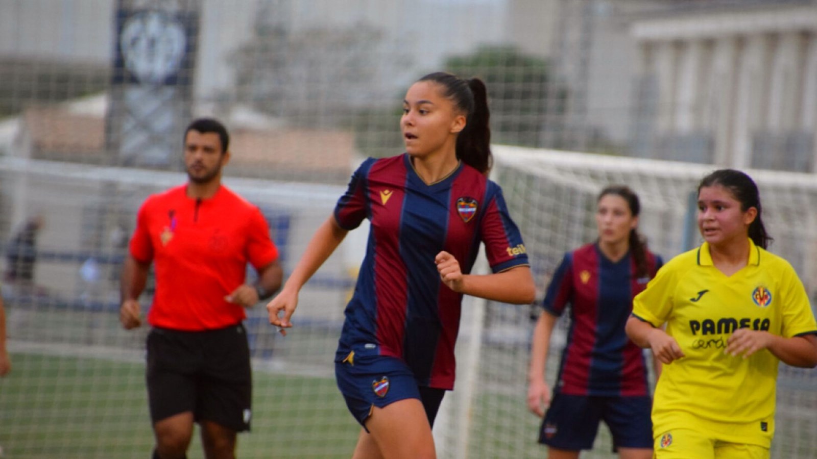 La futbolista Roxanne Bolduc asciende posiciones en España