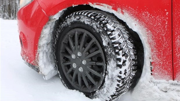 Pneus d’hiver obligatoires: plus qu’une semaine pour la pose