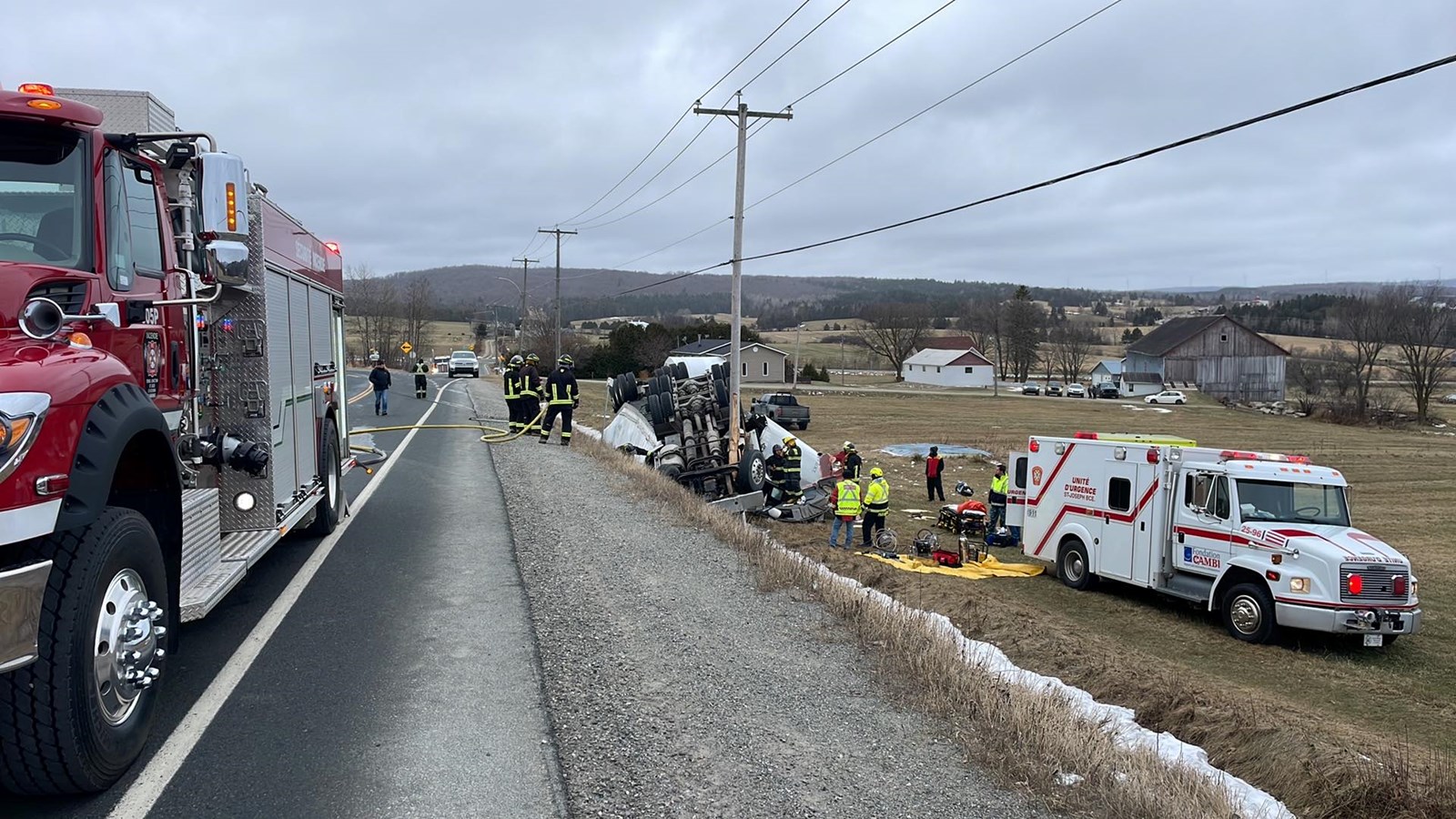 Un camion fait un tonneau à Saint-Frédéric