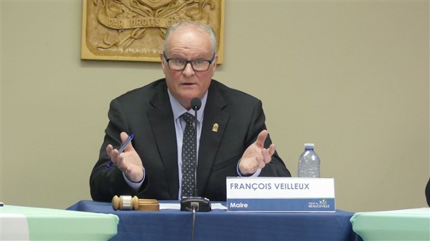 Le maire François Veilleux revient à temps plein