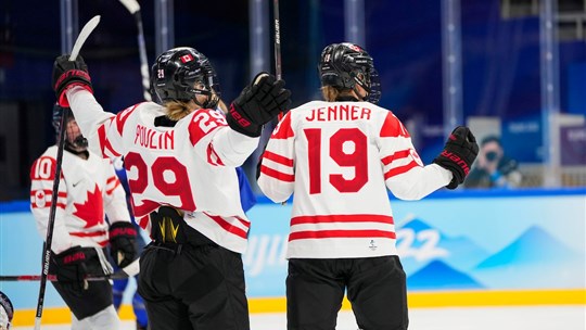 Hockey féminin: un premier gain du Canada contre les États-Unis
