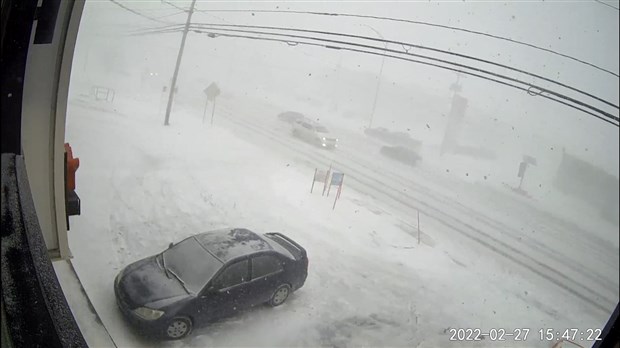 Une vidéo du brouillard de neige du dimanche 27 février