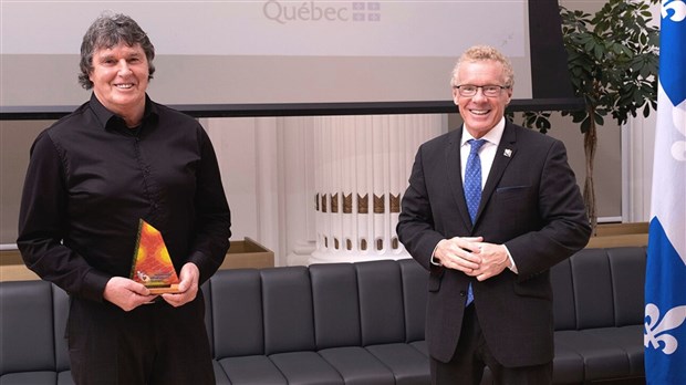 Mario Bilodeau reçoit le Prix Hommage Bénévolat-Québec 2022 