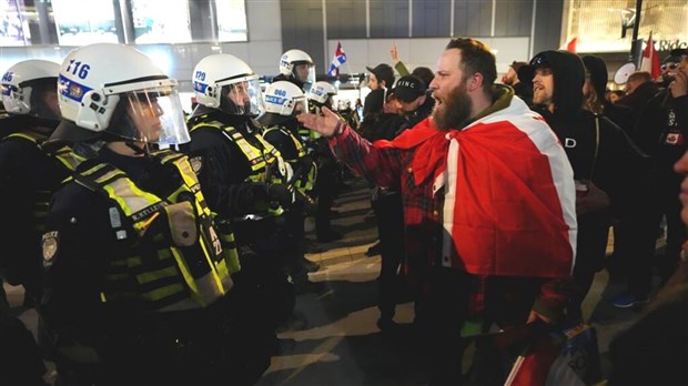 Nouvelle manifestation contre les mesures sanitaires à Ottawa: déjà sept arrestations