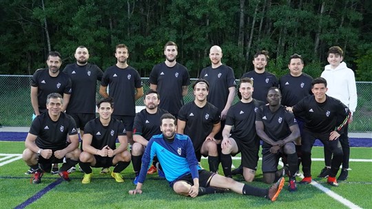 Soccer: une première victoire pour l'équipe Légion