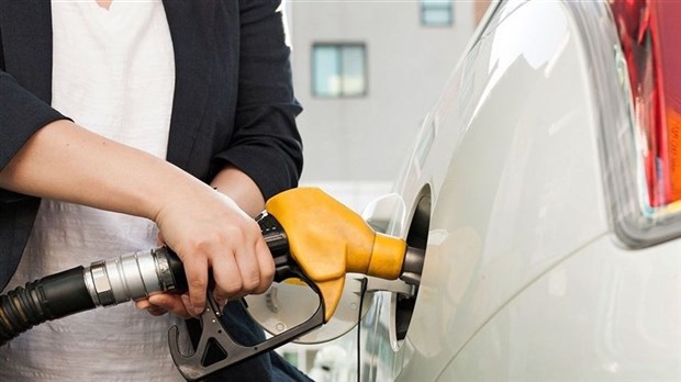 Prix de l’essence: un impact marginal sur les intentions de voyage, selon un sondage