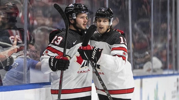 Joshua Roy marque un but dans une victoire du Canada contre la Slovaquie