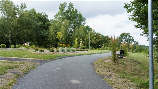 De nouvelles installations pour embellir la piste vélo pédestre à Saint-Benoît-Labre