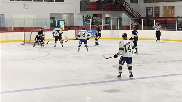 Hockey: deux revers pour le Familiprix
