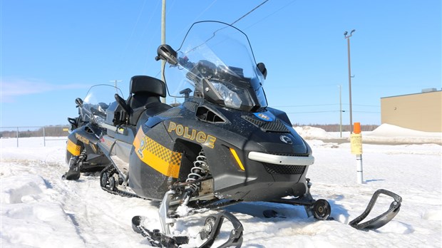 Opération spéciale de la police envers les motoneigistes