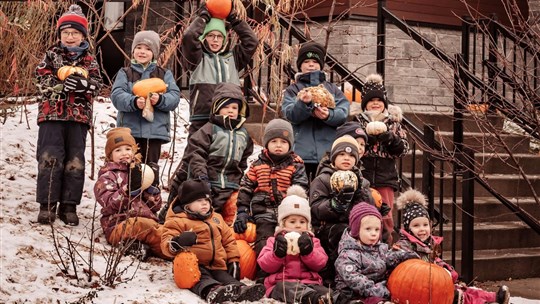 Des enfants récupèrent 3 700 livres de citrouilles pour éviter le gaspillage