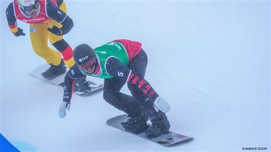 Snowboard cross: Éliot Grondin obtient une quatrième place en Coupe du monde
