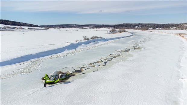 Beauceville: la pelle amphibie reprend du service