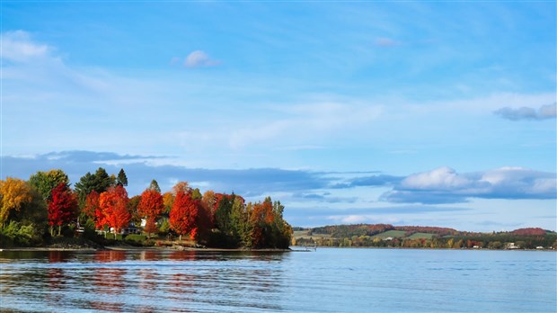 Lutter contre les cyanobactéries au Grand lac Saint-François