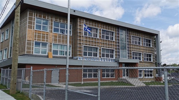 Quelque 300 000 $ pour la rénovation de trois cours d'école 