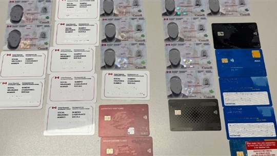 Saisie de cartes de résident permanent et d’assurance sociale frauduleuses en Beauce