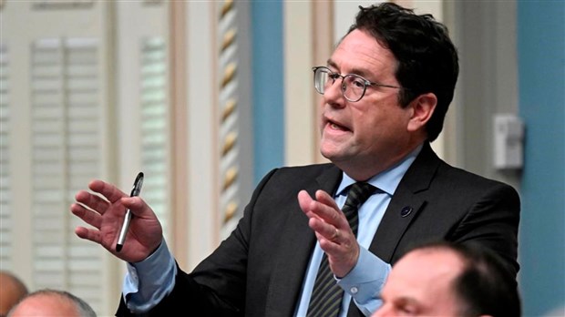 Drainville dit non aux blocs sanitaires mixtes dans les écoles