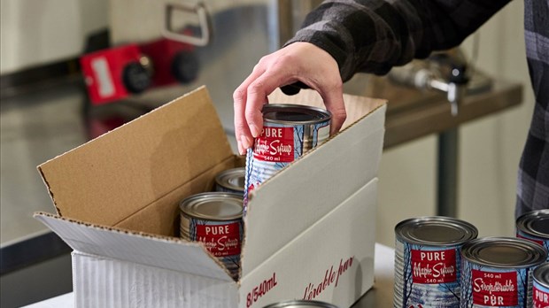 Les acériculteurs de la Beauce offrent leur sirop pour soutenir les familles dans le besoin