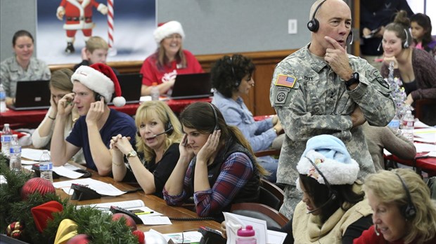 Des millions d'enfants du monde entier traquent le père Noël grâce au NORAD