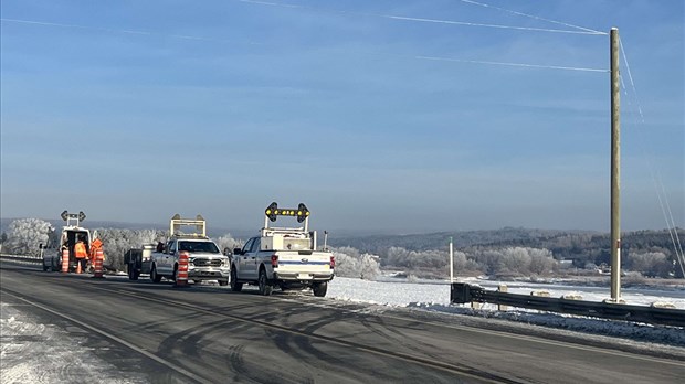 Une remorque se détache de son camion