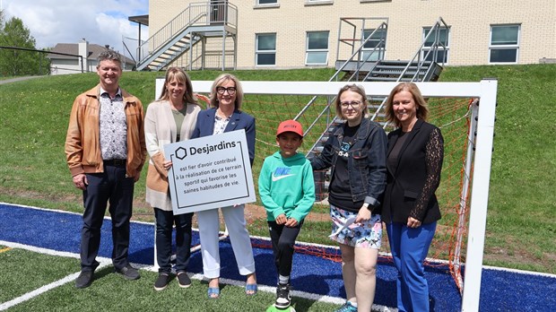 Inauguration d’un nouveau terrain de soccer à l’École de Saints-Anges