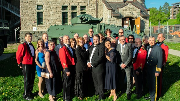 Un banquet bénéfice en hommage à Léo Major du Régiment de la Chaudière