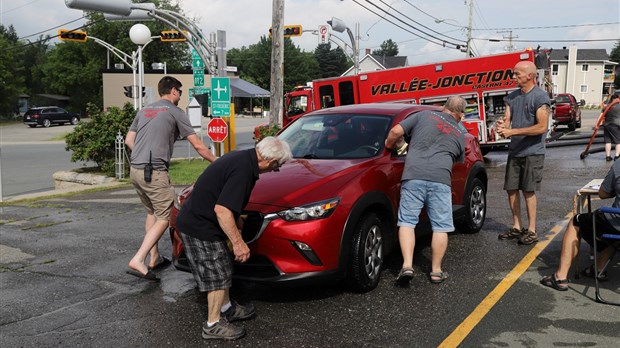 Une 22e édition pour le lave-o-thon des pompiers de Vallée-Jonction