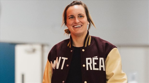 Soccer féminin: Marie-Philip Poulin appuie l'équipe canadienne