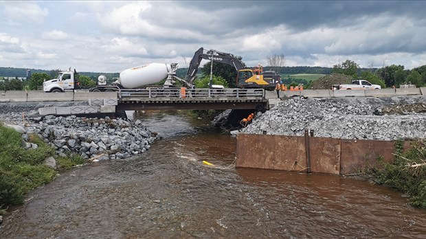 Route 173: le pont temporaire n'est toujours pas stabilisé