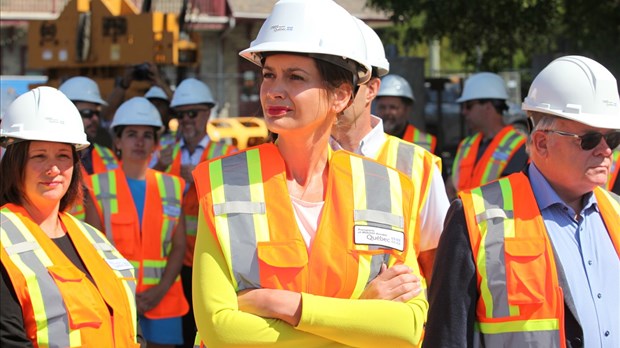 La ministre des Transports en visite au chantier ferroviaire de Vallée-Jonction